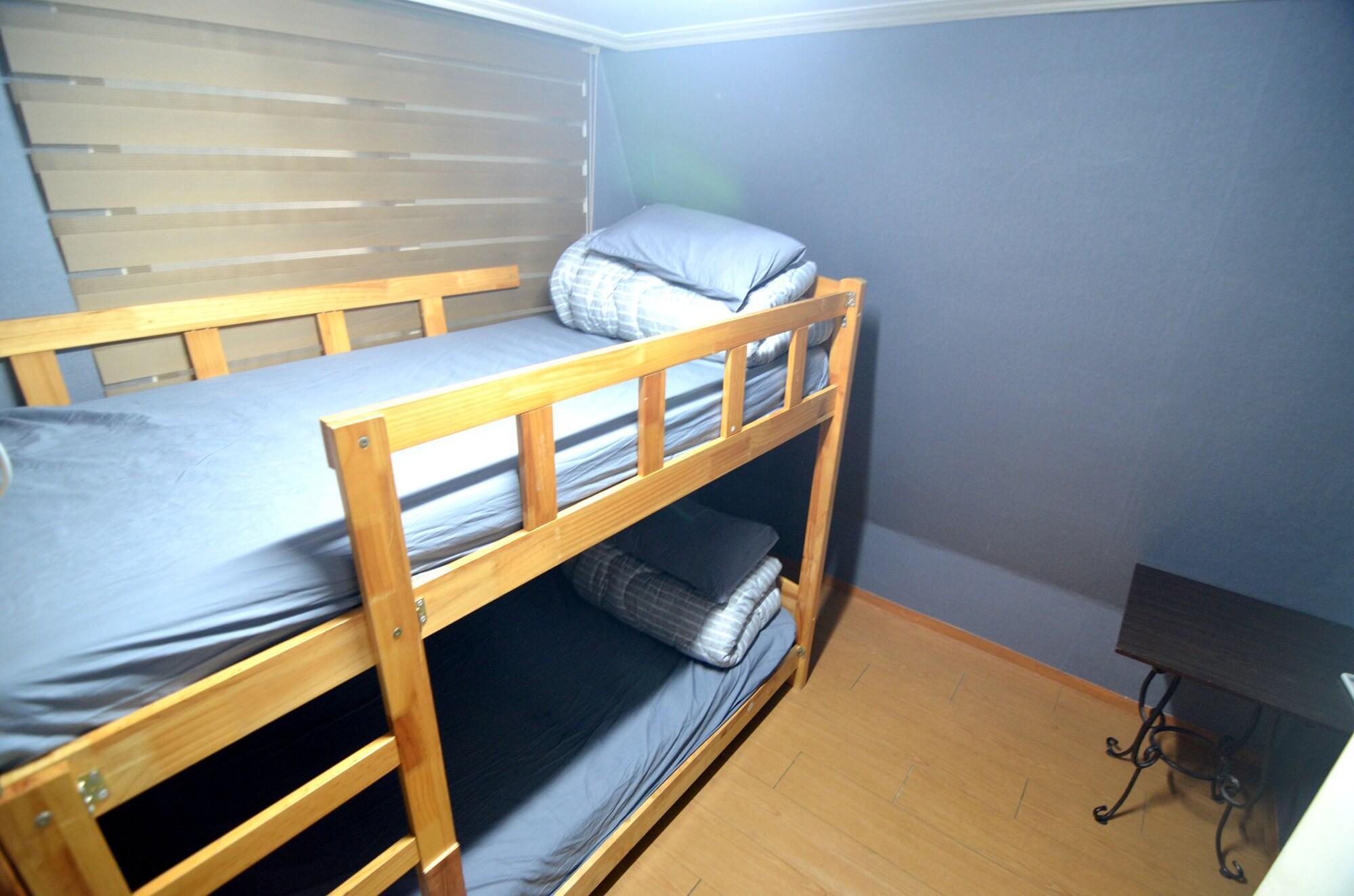Kimchee Hongdae Guesthouse Seoul Ngoại thất bức ảnh