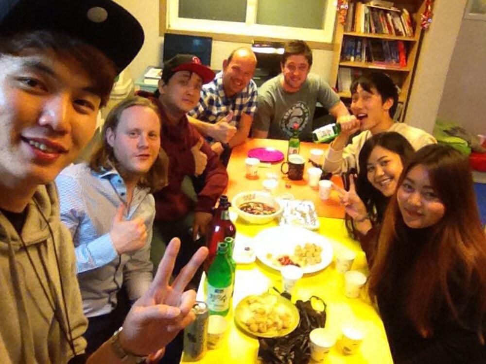 Kimchee Hongdae Guesthouse Seoul Ngoại thất bức ảnh