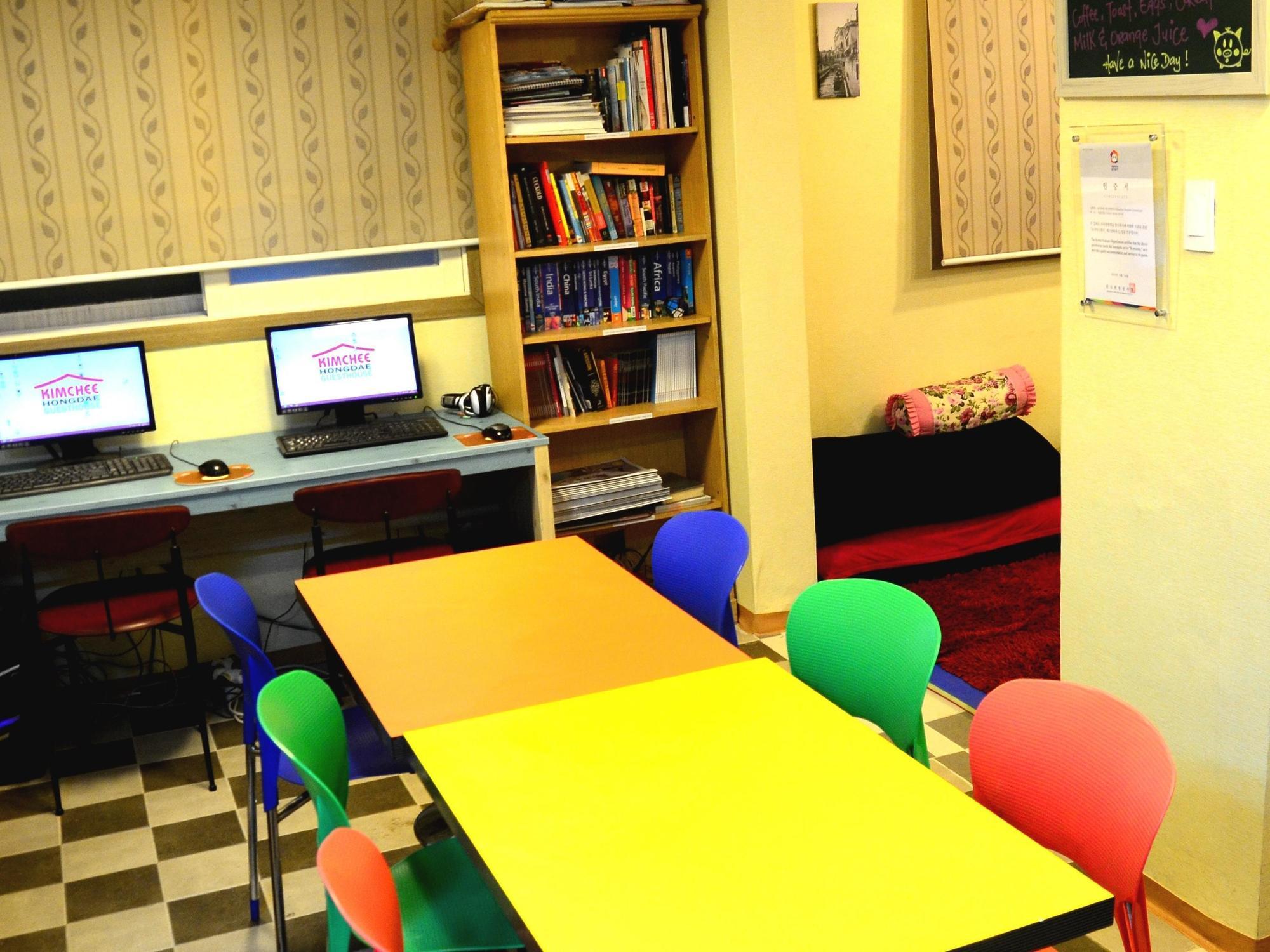 Kimchee Hongdae Guesthouse Seoul Ngoại thất bức ảnh