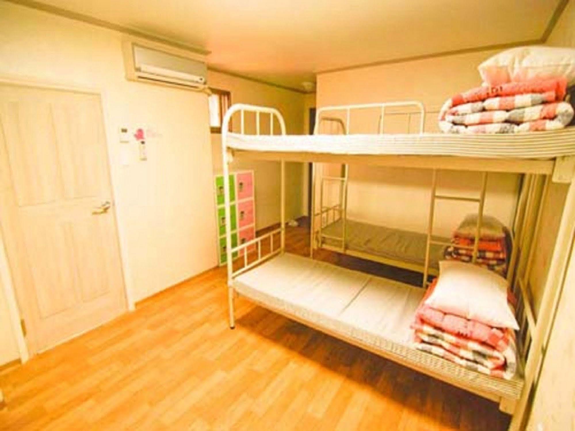 Kimchee Hongdae Guesthouse Seoul Ngoại thất bức ảnh